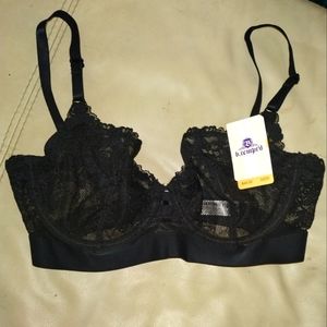 32DD b.tempt'd bra NWT